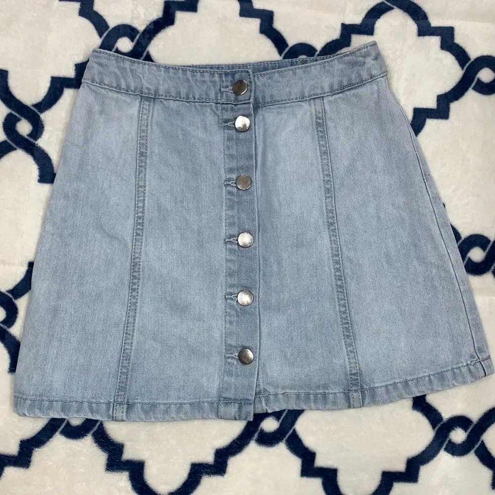 Divided By H&M Button Down Light Denim Mini Skirt size 4 - Picture 1 of 6